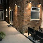 The Milton Sleeps 8 Close To York City Centre Pet Friendly